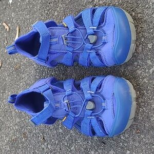 KEEN Seacamp Sandals Size 7 or Women's 8.5